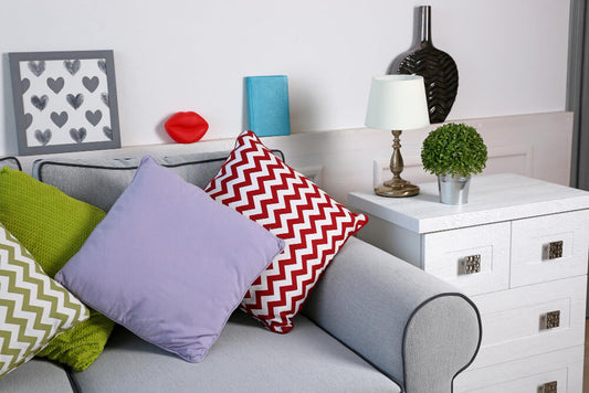 Jakie poduszki dekoracyjne wybrać do swojego wnętrza? - Praktyczne porady i inspiracje